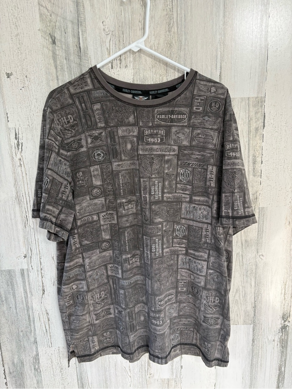 Harley Davidson Men’s Size Large Short Sleeve H-D Logo All Over Graphic Tee